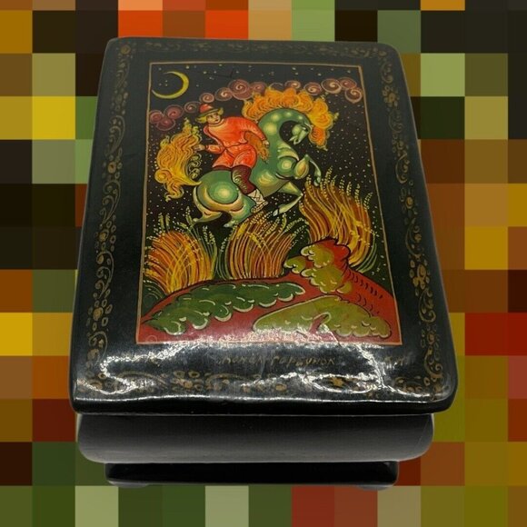 Russian Lacquer Vintage Palekh Style Trinket Box in Original Box Collectible - Picture 4 of 16